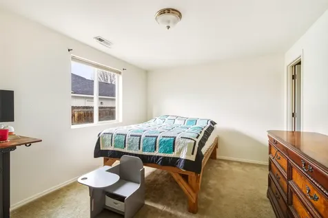 484 NE Spruce Court Redmond OR 97756
