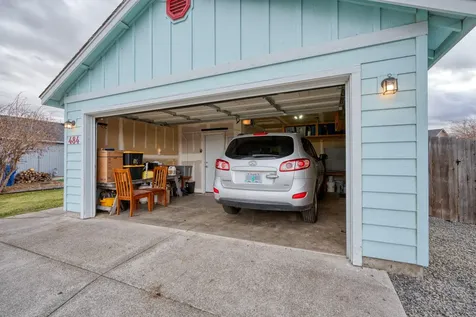 484 NE Spruce Court Redmond OR 97756