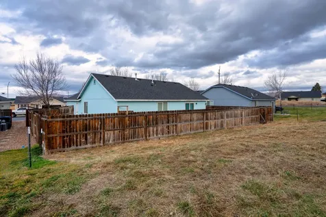 484 NE Spruce Court Redmond OR 97756