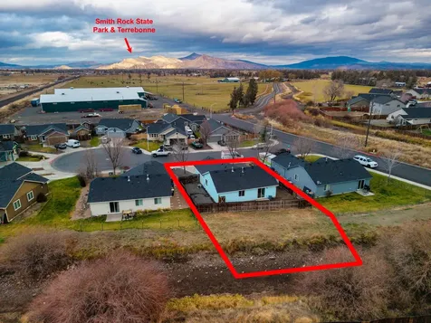 484 NE Spruce Court Redmond OR 97756