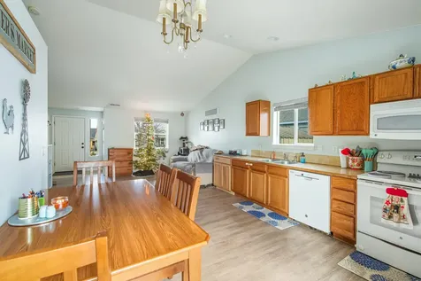 484 NE Spruce Court Redmond OR 97756