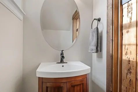 63131 NE De Haviland Street Bend OR 97701