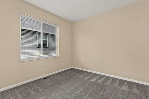 1981 NW Larch Avenue Redmond OR 97756