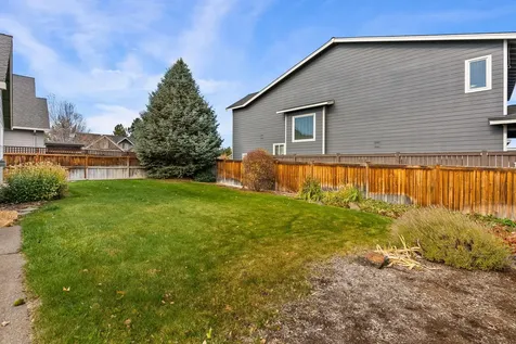 1981 NW Larch Avenue Redmond OR 97756