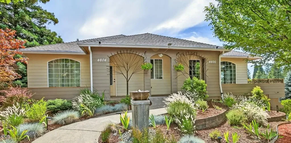 4604 Cloudcrest Drive Medford OR 97504