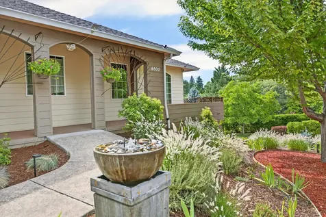 4604 Cloudcrest Drive Medford OR 97504