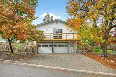 697 Oak Knoll Drive Ashland OR 97520