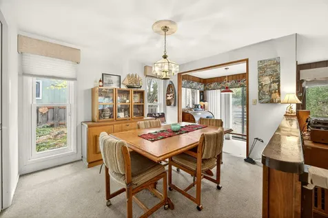 697 Oak Knoll Drive Ashland OR 97520