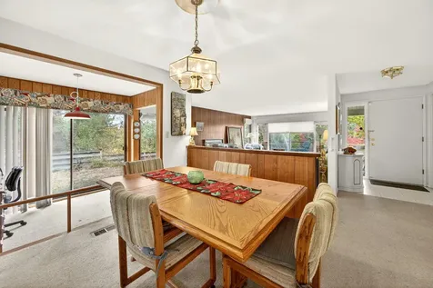 697 Oak Knoll Drive Ashland OR 97520