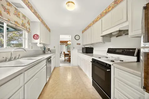 697 Oak Knoll Drive Ashland OR 97520