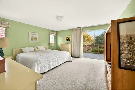 697 Oak Knoll Drive Ashland OR 97520