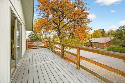 697 Oak Knoll Drive Ashland OR 97520