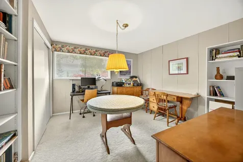 697 Oak Knoll Drive Ashland OR 97520