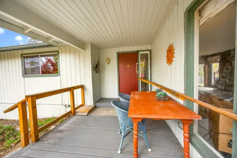 697 Oak Knoll Drive Ashland OR 97520