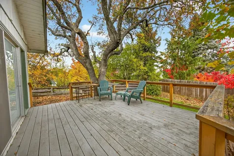 697 Oak Knoll Drive Ashland OR 97520