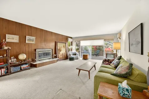 697 Oak Knoll Drive Ashland OR 97520