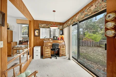 697 Oak Knoll Drive Ashland OR 97520