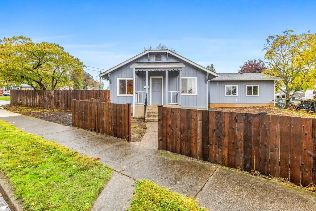 1487 SW Fairview Avenue Dallas OR 97338