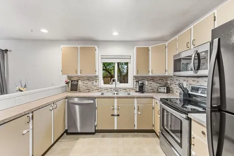 1487 SW Fairview Avenue Dallas OR 97338