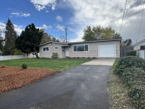 840 Ash Street Central Point OR 97502