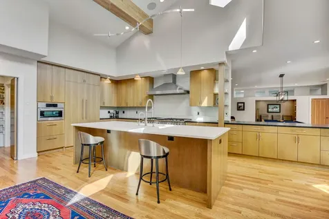 1988 Old Siskiyou Highway Ashland OR 97520