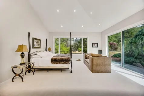 1988 Old Siskiyou Highway Ashland OR 97520