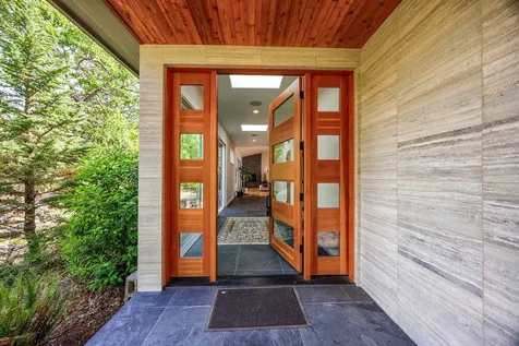 1988 Old Siskiyou Highway Ashland OR 97520