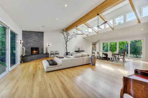 1988 Old Siskiyou Highway Ashland OR 97520