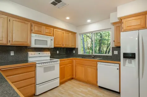 4027 Azalea Drive Grants Pass OR 97526