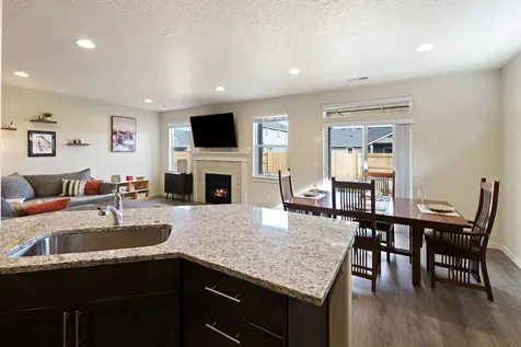 3350 NW 9th Lane Redmond OR 97756