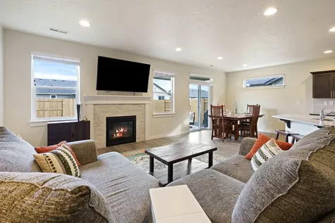 3350 NW 9th Lane Redmond OR 97756