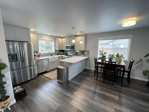 246 Reanna Way Medford OR 97501