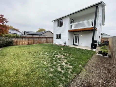246 Reanna Way Medford OR 97501