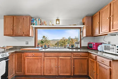 6536 Shadow Glen Drive Eagle Point OR 97524