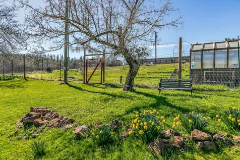 6536 Shadow Glen Drive Eagle Point OR 97524