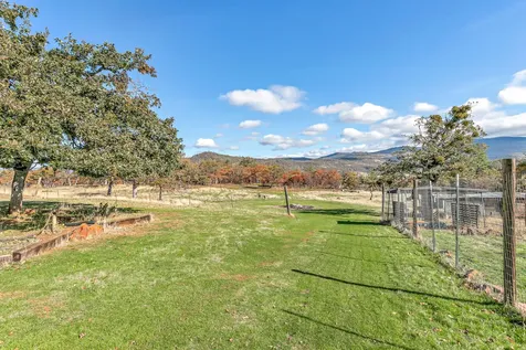 6536 Shadow Glen Drive Eagle Point OR 97524