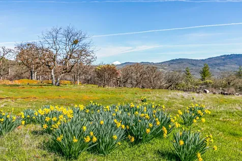 6536 Shadow Glen Drive Eagle Point OR 97524