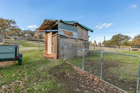 6536 Shadow Glen Drive Eagle Point OR 97524