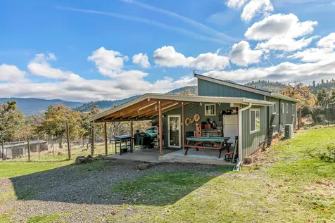 6536 Shadow Glen Drive Eagle Point OR 97524