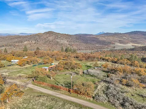 6536 Shadow Glen Drive Eagle Point OR 97524