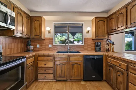 183 NE Scenic Drive Grants Pass OR 97526