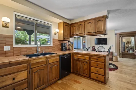183 NE Scenic Drive Grants Pass OR 97526
