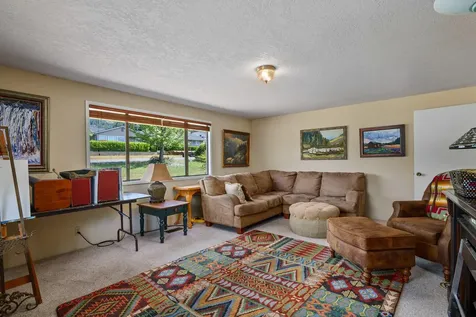 183 NE Scenic Drive Grants Pass OR 97526