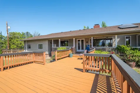 183 NE Scenic Drive Grants Pass OR 97526