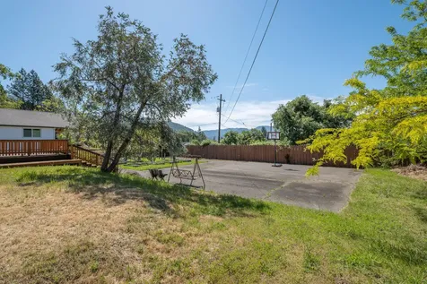 183 NE Scenic Drive Grants Pass OR 97526