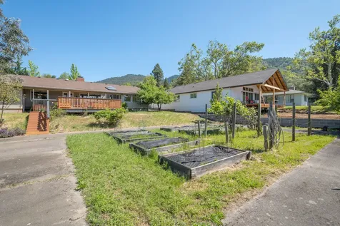 183 NE Scenic Drive Grants Pass OR 97526