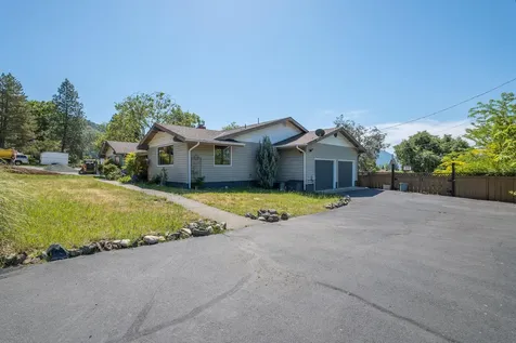183 NE Scenic Drive Grants Pass OR 97526