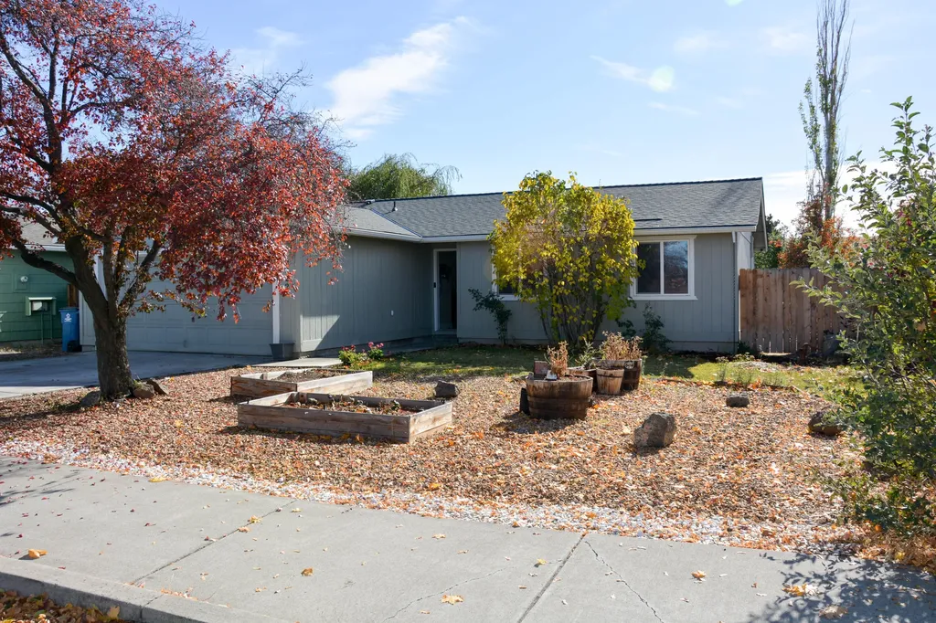 2922 SW Metolius Avenue Redmond OR 97756