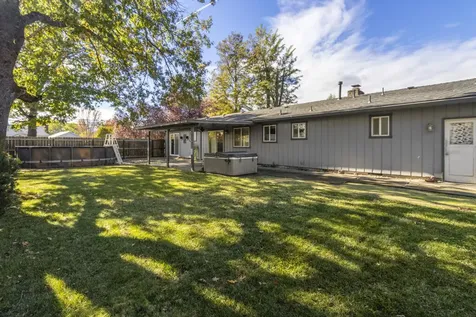 3220 Freeland Road Central Point OR 97502