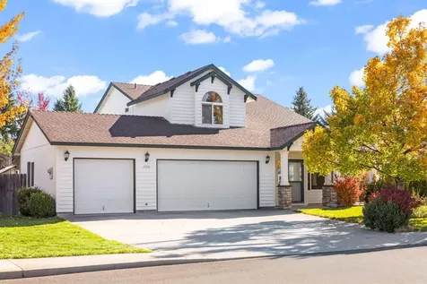 2056 NW 19th Place Redmond OR 97756